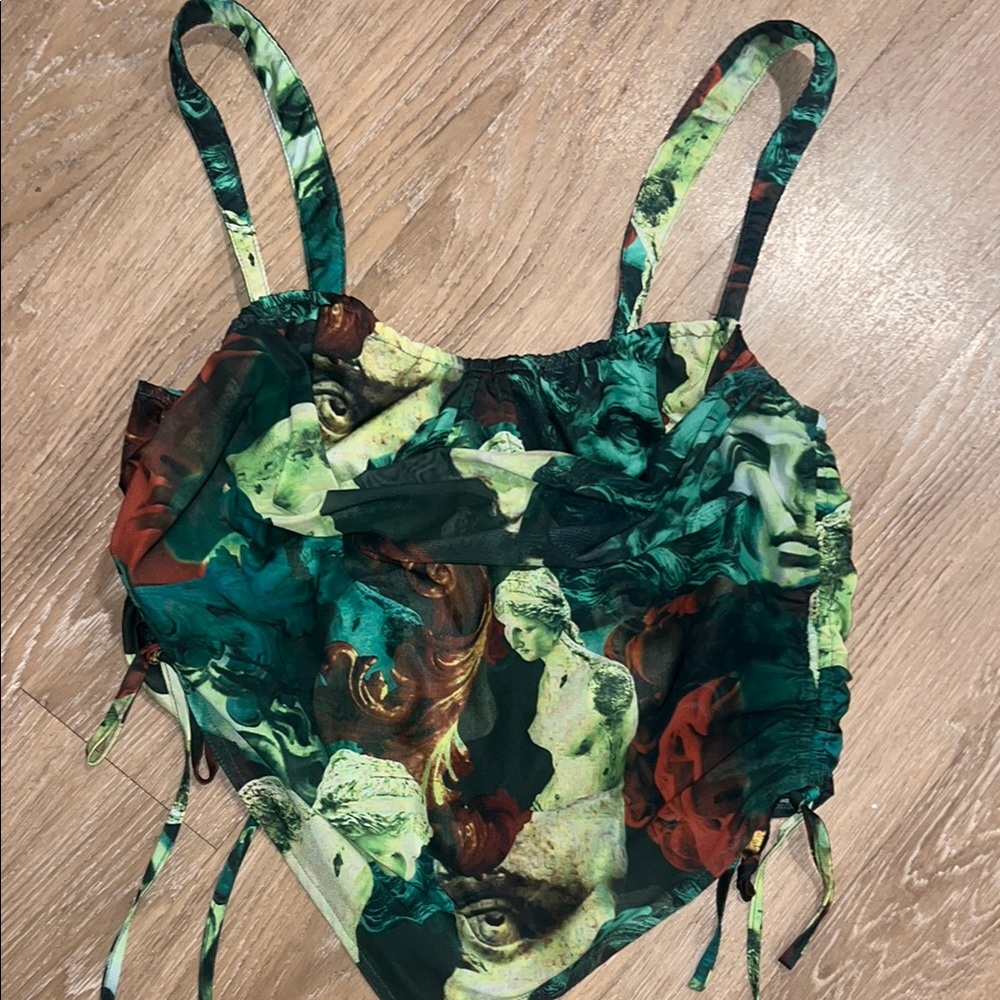 PrettyLittleThing Artistic Print Crop Top